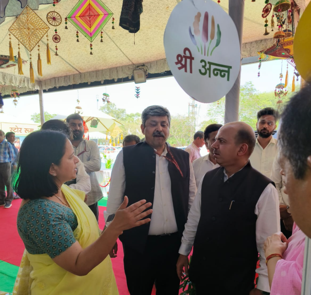 सहकारिता मंत्रालय, भारत सरकार के सचिव एवं संयुक्त सचिव ने किया राष्ट्रीय सहकार मसाला मेले का विजिट